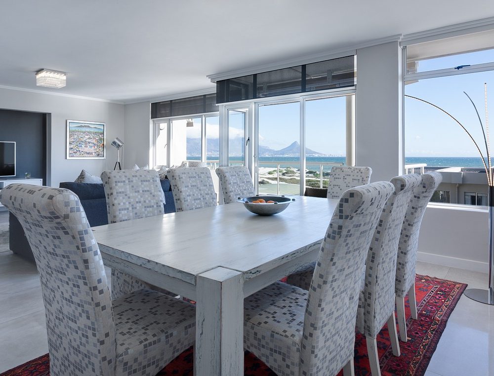 dining-room-3108037_1280 dining-room-3108037_1280